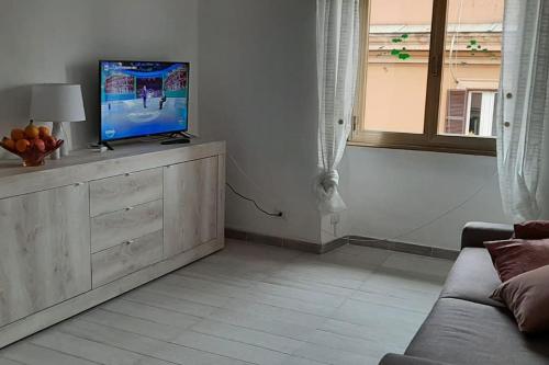 Caterina Apt San Lorenzo 2camere, Roma (foto 6)