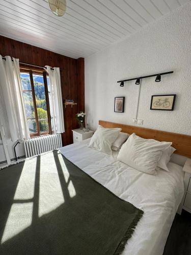 3 twin beds