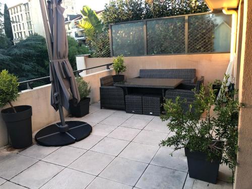 Toit terrasse dans résidence avec piscine - Tap to explore photos