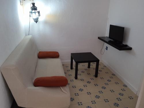 Antilla Riad - main image