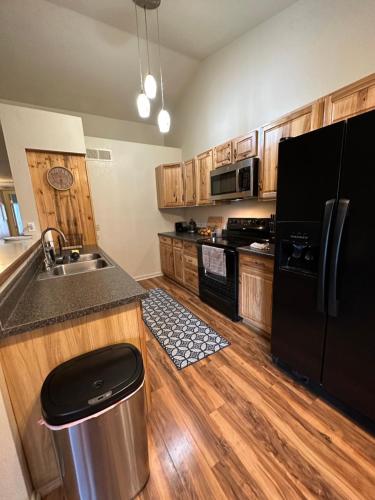 Cozy remodeled-condo near TUC Airport & Downtown