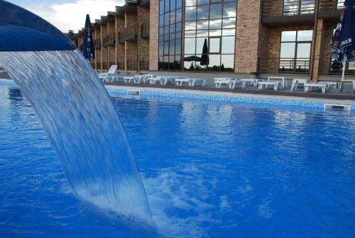 泳池, Ostrov River Club in 佩先卡村