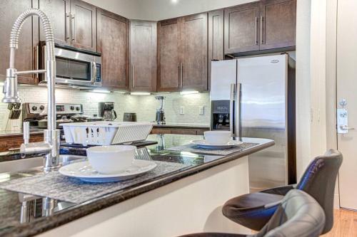 Chic 1Br Near NRG Pool Wi-Fi Free Parking in Houston, USA