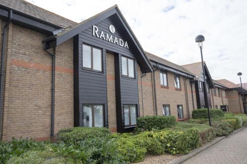 Ramada Cambridge - image 6