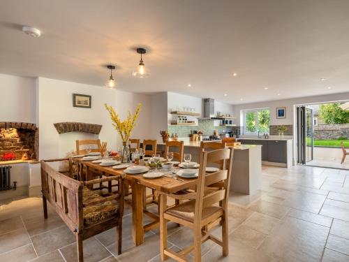 4 bed in Crickhowell 85242