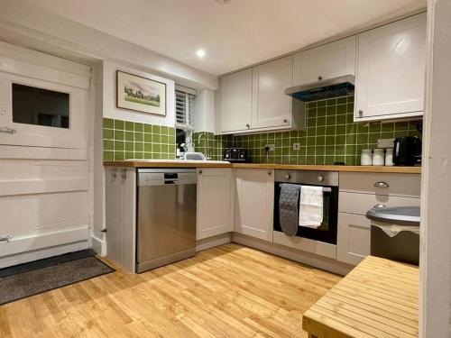 Quaint Cottage in the heart of Arundel in Arundel