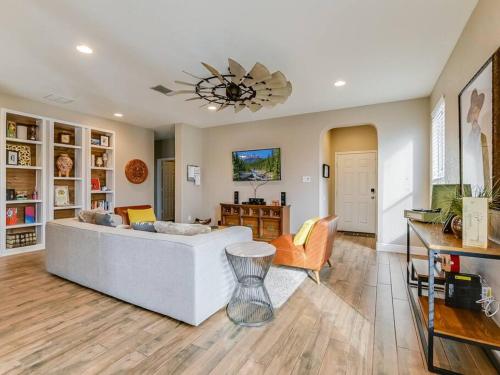 Rustic Residential Home by JW Marriott & TPC Golf in San Antonio, USA
