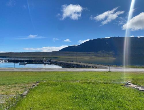 Sea, fjord & mountain view house - Súðavík