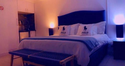 4 twin beds