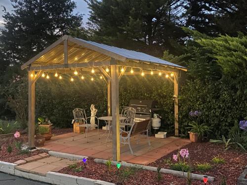 Colonial Lodge Motor Inn in Yass