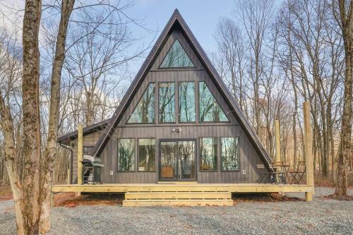 Modern A-frame in woods embrace with a Hot Tub in Albrightsville, USA
