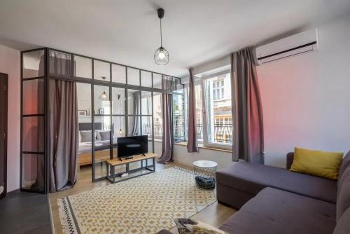 Industrial Look Apartment Top Centre + Free Parking, Sofia (Foto 10)
