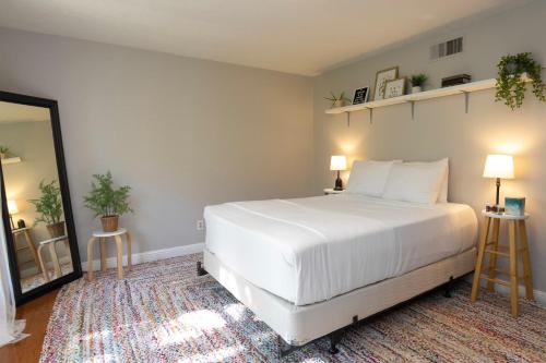 Spacious Family Cottage - Near the Ark thumb 3