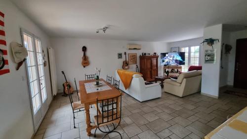 Villa de charme Mas de la Cigaline & chambres d'hôtes chez Dany 83