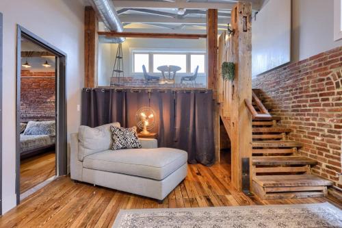 Sweet Lancaster Suite in Lancaster, USA