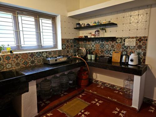 A Chettinad villa in Coimbatore on the way to Adiyogi and nearer to Maruthamalai in วดาวัลลี