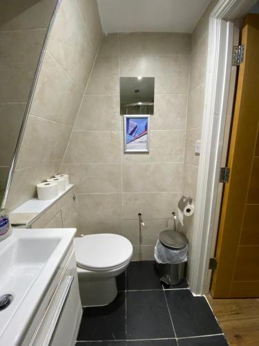 Fabulous Private Bedrooms near Euston Station, Central London 5