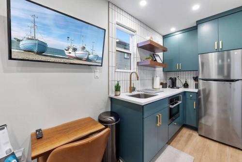 Tiny House-Sleeps 4-Kitchen-Washer/Dryer-Patio in Austin, USA