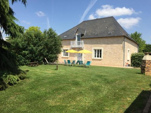 Manoir de charme avec jardin, salle de jeux et proche du Mans (25 min) - FR-1-410-197 in 勒芒