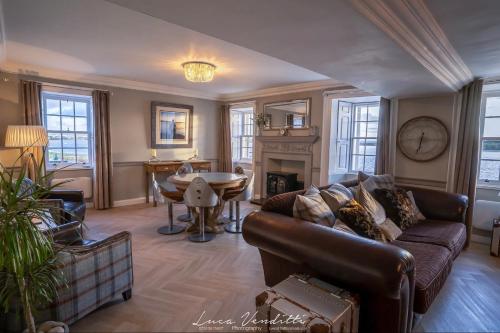 Findhorn House. Luxury waterfront retreat, the perfect getaway!
