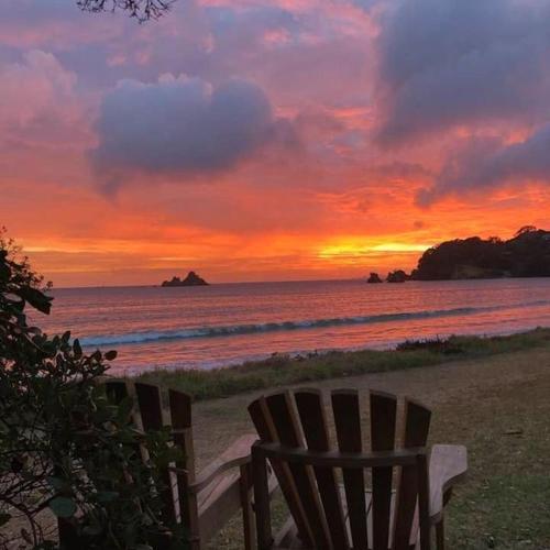 Oakura Bay Absolute Beachfront Holiday Home
