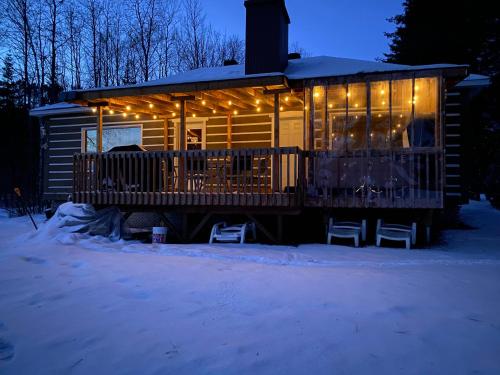 Nelson Warm Log Cabin with Private Hot Tub