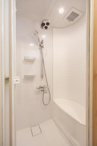 Two-Bedroom House image 4