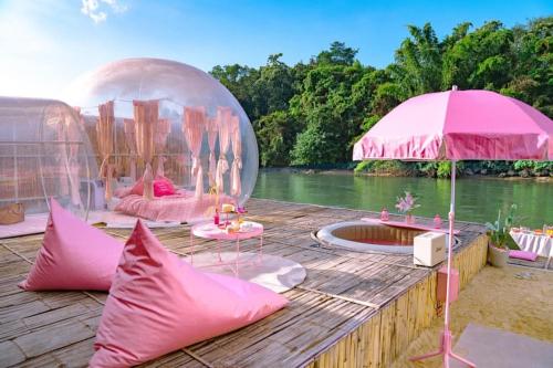 The Three Bubble Houses