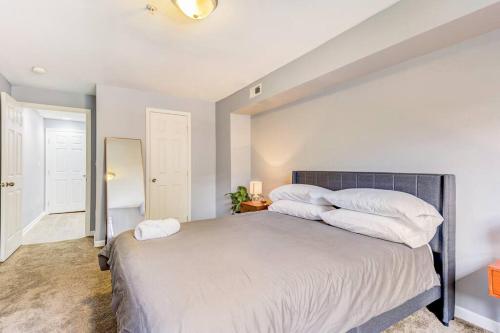 Spacious Suite in Deanwood + Free Parking