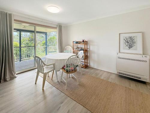Peaceful Dwelling in Hawks Nest