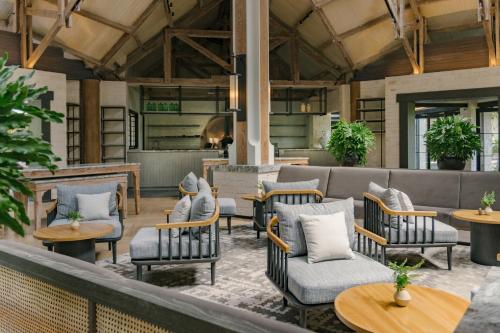 Restaurant, Novus Giri Resort & Spa near Cipanas Factory Outlet