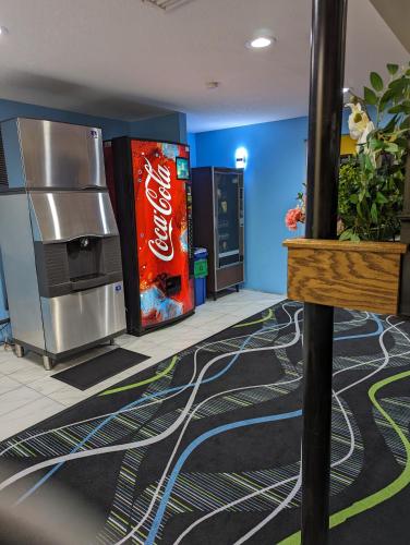 Super 8 By Wyndham Staunton