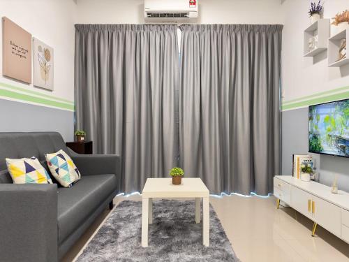 Cozy 2-bed retreat - F&B Mart - Chan Sow Lin, Куала-Лумпур