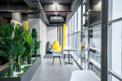 Facilities, NapTapGo: Japanese Private POD Hotel, E-City Metro in Noida