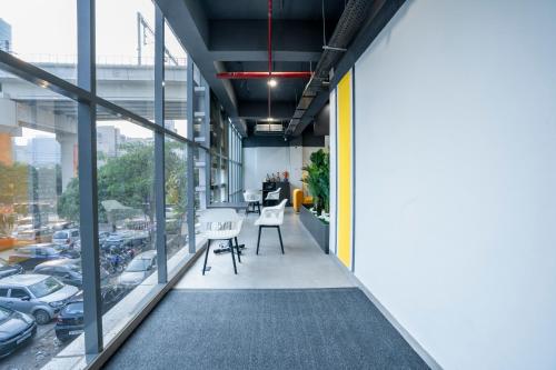 NapTapGo: Japanese Private POD Hotel, E-City Metro in Noida