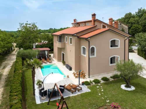 Splendid Villa in Vi inada with sauna