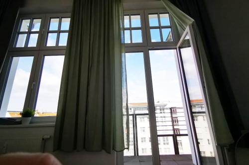 SC 07 by ROCKCHAIR Apartments l SUPERHOST Status l 2,5 Bedrooms Boxspringbeds Balcony Elevator welcomes you!, Berlin (zdjęcie 7)