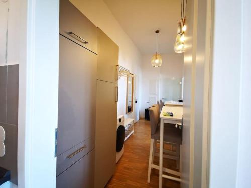 SC 07 by ROCKCHAIR Apartments l SUPERHOST Status l 2,5 Bedrooms Boxspringbeds Balcony Elevator welcomes you!, Berlin (zdjęcie 9)