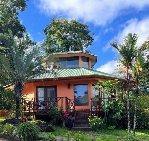 Picturesque Lakeshore House