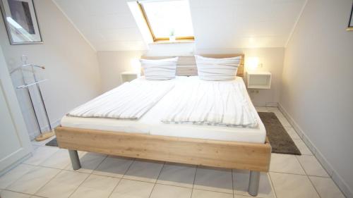 Ferienweingut Klaus Thiesen Gästezimmer und Apartments - image 2