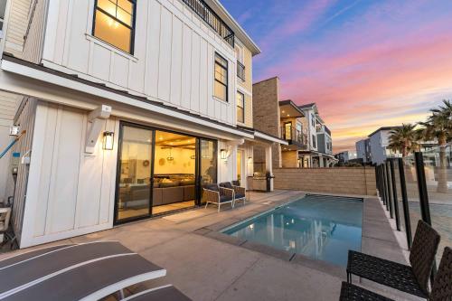 Sandy Beach Estate home - image 3