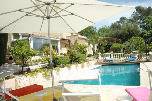 Large holidays villa with heated pool