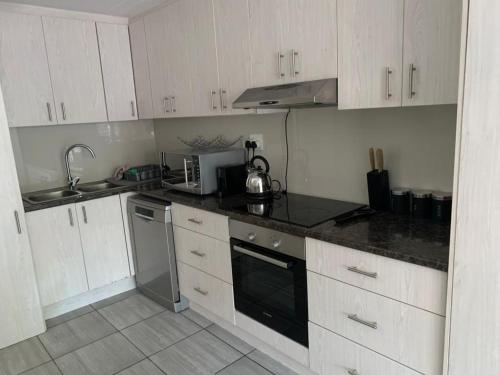 Létesítmények, Jay's Snug in Fisher Haven