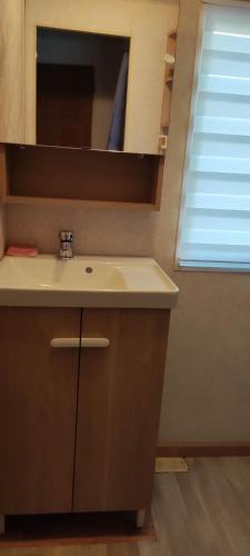 Vannas istaba, MOBIL HOME CAMPING 3*** in Fuilla