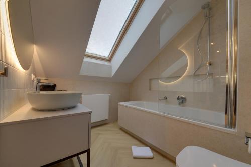 Beżowy Apartament Sun Seasons 24 w Szklarskiej Porębie z Wanną by Noclegi Renters, Шклярска-Поремба (фото 4)