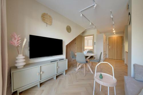 Beżowy Apartament Sun Seasons 24 w Szklarskiej Porębie z Wanną by Noclegi Renters, Шклярска-Поремба (фото 9)