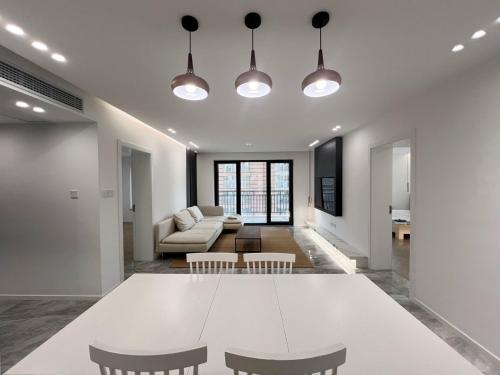 Eastern Hub - Jing'an Temple Branch Art Spacious 3-Bedroom, Sunny House with 2 Balconies, Shanghai (foto 8)