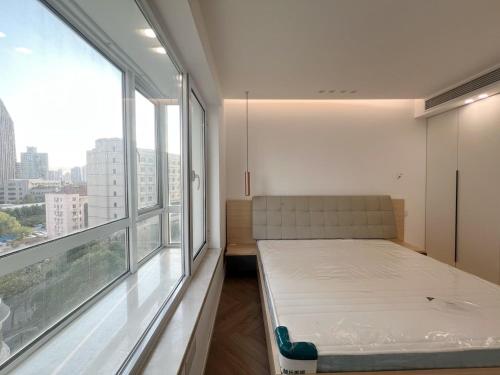 Eastern Hub - Jing'an Temple Branch Art Spacious 3-Bedroom, Sunny House with 2 Balconies, Shanghai (foto 10)