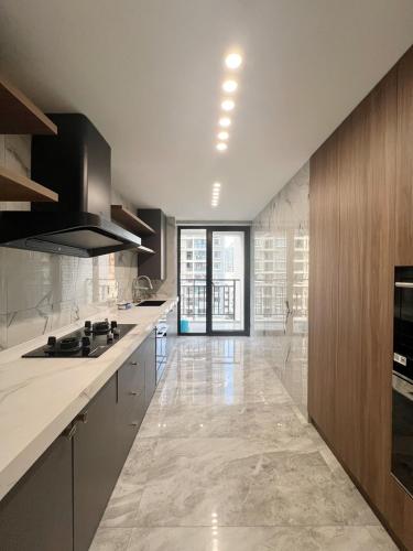 Eastern Hub - Jing'an Temple Branch Art Spacious 3-Bedroom, Sunny House with 2 Balconies, Shanghai (foto 11)