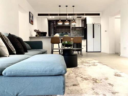 Eastern Hub - Jing'an Temple Branch Stylish 3-Bedroom in Bustling Area, Surrounded by Trendy Bistro and Bar Street, Only 100m from Subway, Šanghaj (fotografie 9)